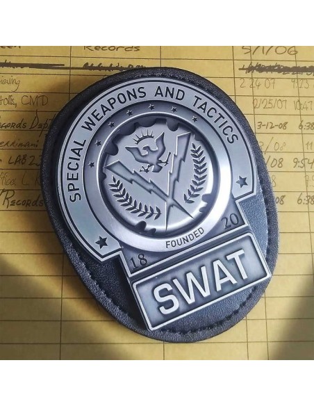 -19568-Merchandising - Batman The Dark Knight Replica Gotham City SWAT Badge-5059479978971
